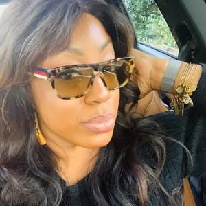 Meet your Posher, Shatonya